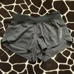 Reebok ショートパンツ Mサイズ　レディース