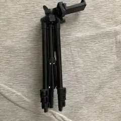 黒 アルミニウム製折りたたみ三脚