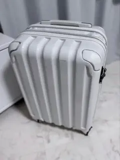 スーツケース