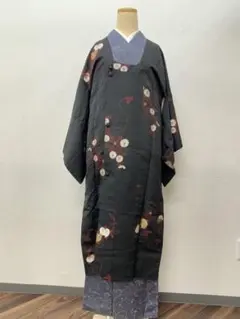 珍い衿の形のコート