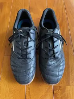 umbro アンブロ　サッカーシューズ トレーニングシューズ　24㎝　黒