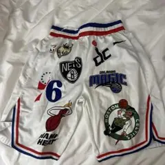 Item thumbnail for item 0d56270c-c670-4348-afff-df26e61fedb1