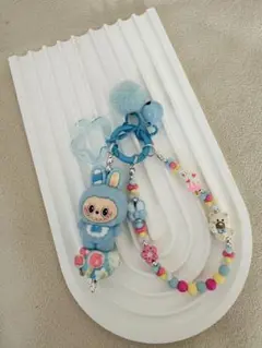 【大人気】ラブブのスマホストラップ