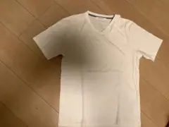 コムサメン　VネックTシャツ
