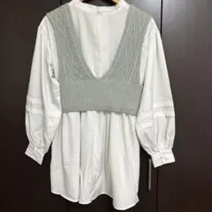 薄いグリーン　Vネック ビスチェ シャツ　セット