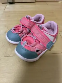【こども靴】　サイズ　13cm 色　ピンク