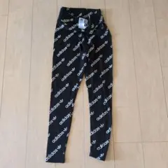 adidas ロゴプリント レギンス