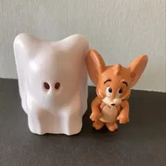 トムとジェリー　おばけごっこフィギュア　ガチャ　ジェリー A