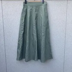 2626【ユニクロ】S♡ロングフレアスカート オリーブグリーン ポケット