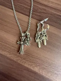 ネックレス　ピアスセット　トップ　ピアスクロスネックレス　クロム　アクセサリー