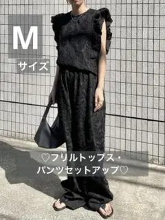 【新品未使用・即発送❣️】ブラックフリルセットアップ