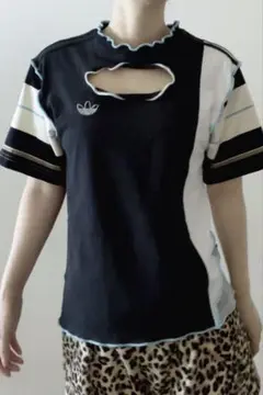 古着adidasリメイクTシャツ