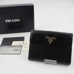 ✨極美品 希少✨プラダ ミニ財布 ブラック サフィアーノ 折り財布 メタルロゴ