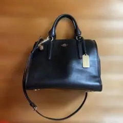 COACH ブラックレザーハンドバッグ