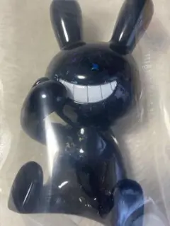 BLACK RABBiT お座り 錆 ソフビ - メルカリ