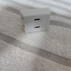 ホワイト コンセント3口