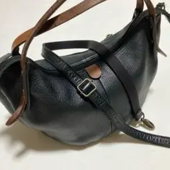 本革ショルダーバッグ　黒