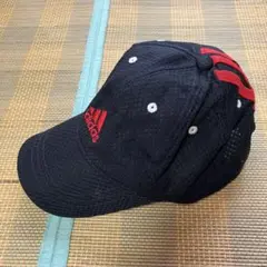 adidas 黒 赤 キャップ