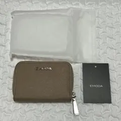 新品　EMODA ベージュ　カードケース　ジャバラ　　エモダ　ファスナー