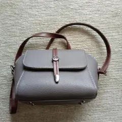 グレー フラップ付きショルダーバッグ