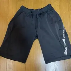 Move Sport デサント　黒 ハーフパンツ　キッズ150