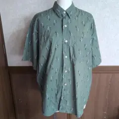 緑色 半袖シャツ