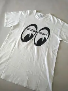 MOON Equipped Tシャツ