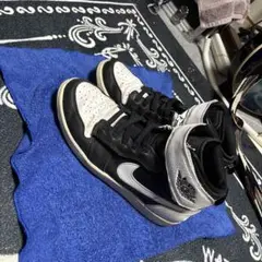 Nike Air Jordan 1 ブラック/ホワイト ハイカット