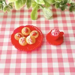 ミニチュア いちごのクッキー いちごラテ ミニチュアスイーツ フェイクスイーツ