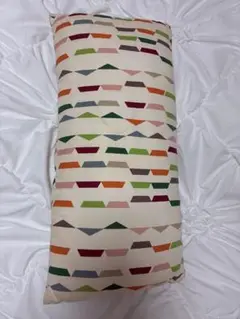 カラフル幾何学模様クッション