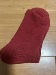 靴下（赤）とヒートテックシャツM洗濯済み