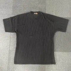 波状テクスチャ VネックTシャツ 黒