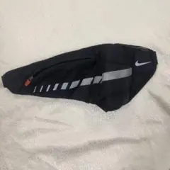 ナイキ　NIKEランニング用ボトルポーチ 黒 反射素材付◎