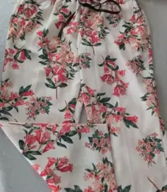 新品未使用　Part2 花柄カジュアルパンツ 3L