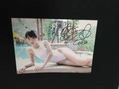 内田理央　直筆サイン写真