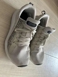 New Balance ランニングスニーカー