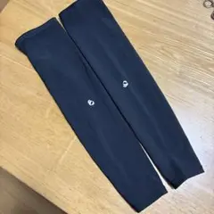 パールイズミ　黒 アームカバー ストレッチ素材 ロゴ付き　裏起毛