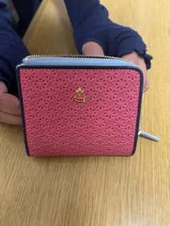 花柄エンボス加工 二つ折り財布 ピンク