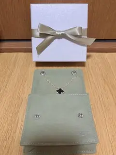 Van Cleef & Arpels ネックレスポーチ&ボックス