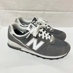 New Balance グレー スニーカー