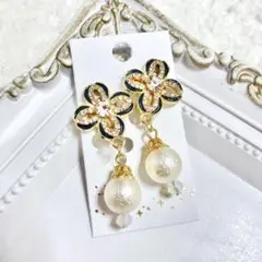 ハンドメイドイヤリング【No.081】痛くない 花 ガラス パール 綺麗