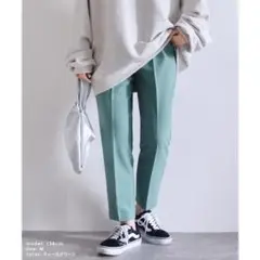 新品タグ付き　M　reca　レカ 美シルエット センタープレステーパードパンツ