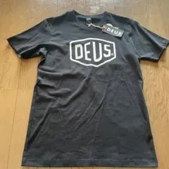 DEUS ブラック Tシャツ 新品未着用　Ｓサイズ　オーガニックコットン