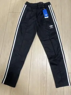 【タグ付き未使用】adidas トラックパンツ