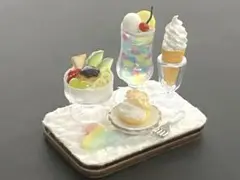 カラフルジュースと甘みたっぷりスイーツセット
