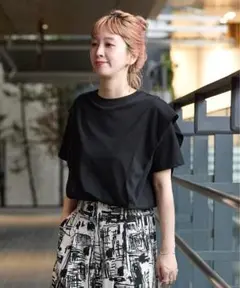 B.C STOCK　ウォッシャブル / 接触冷感 ラッフルショルダーTシャツ　黒