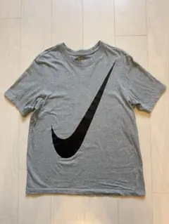 Nike グレー Tシャツ Mサイズ　デカロゴ