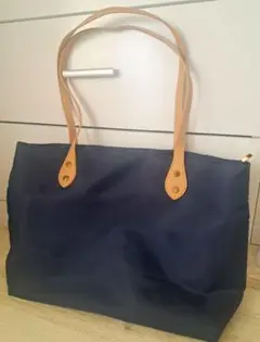 美品 レディース トートバッグ ネイビー 軽量 仕切りポケット多数