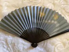 扇子 金色の葉 模様 グレー色 箱付き
