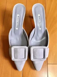 マノロブラニク MAYSALEスエードミュール ライトパープル